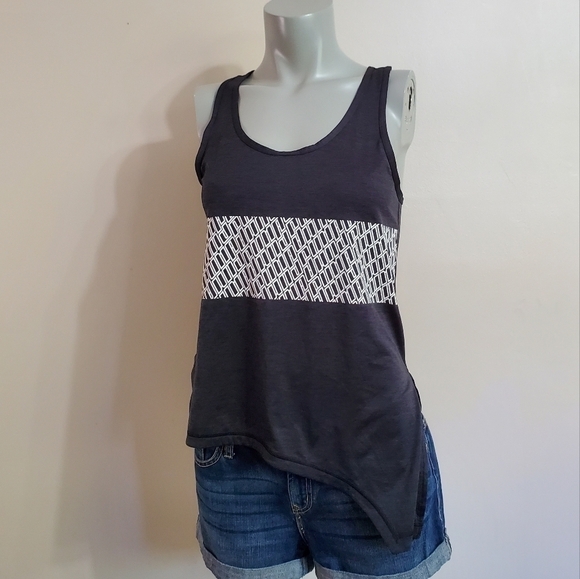 3/$30 ❤️ Puma Size XS Black Asymmetrical Hem Tank Top - Picture 2 of 15